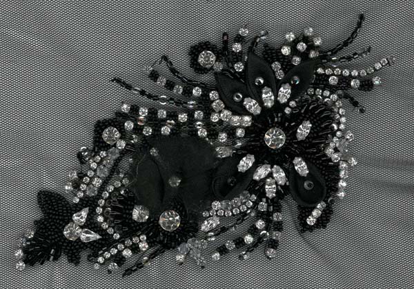 INDIAN 3D CRYSTAL BEADED MOTIF (SOLD SINGULARLY) - BLACK